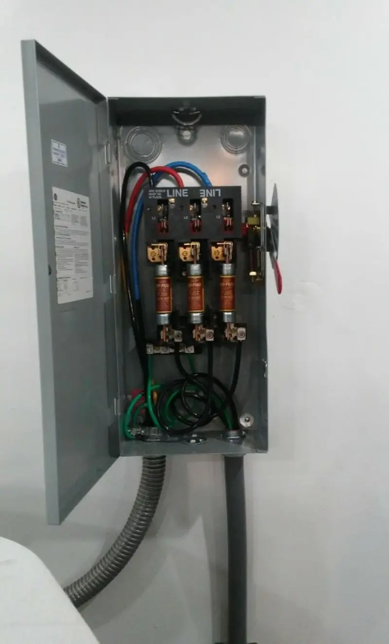 Three-phase disconnect switch installed for Smoke Detector Installation in North Lauderdale